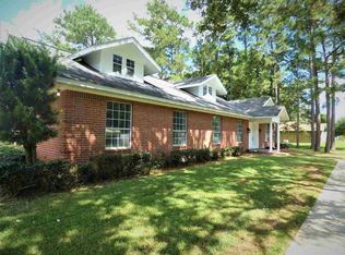 1910 W Luther Dr, Orange, TX 77632