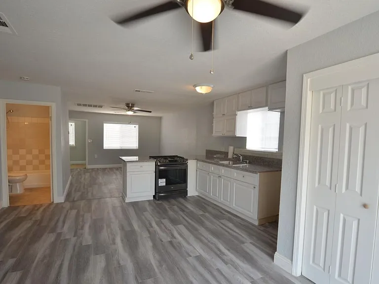 5766 Belleview Ave — Photo 3