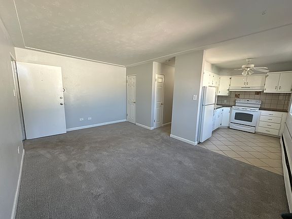 5th image of 3650 S Lincoln St #2