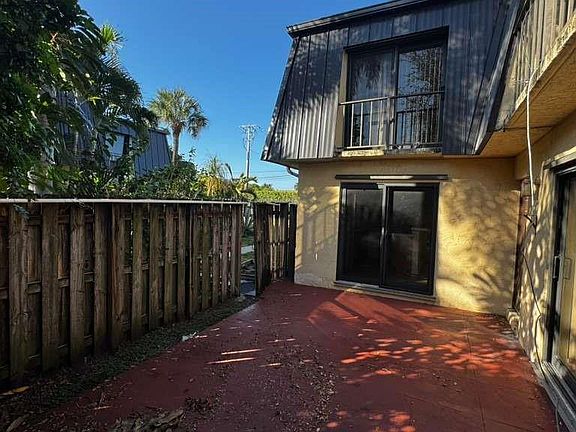 4th image of 2494 Waterside Drive #4c