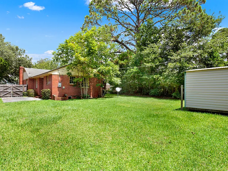 331 Oxford Dr — Photo 25
