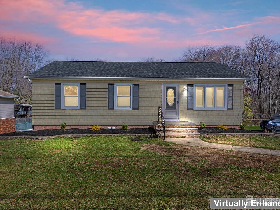 1st image of 235B Dayton Rd