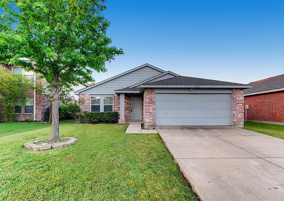 1st image of 2228 White Oak Dr