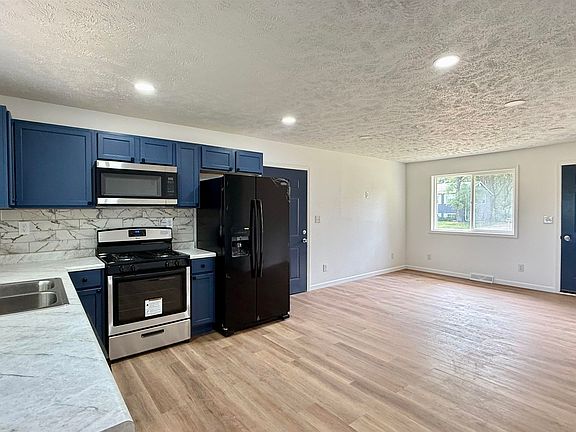 4th image of 230 Liberty Blvd