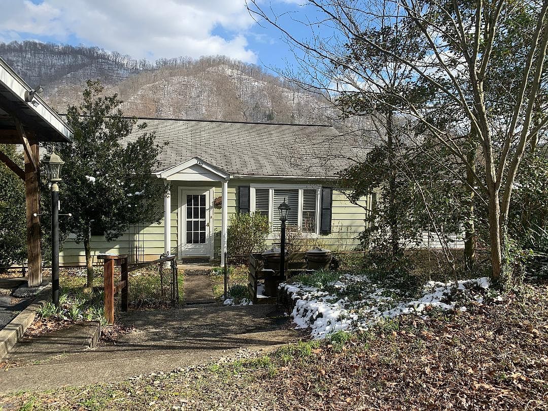 140 Hill St, Gauley Bridge, WV 25085 Zillow