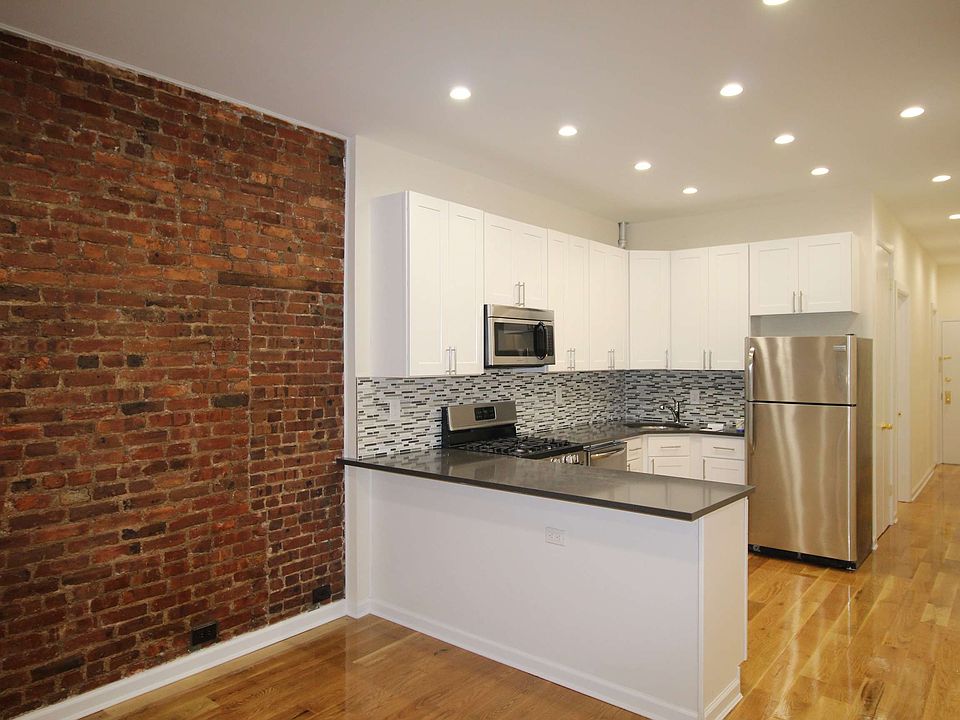 1st image of 272 6th Ave APT 3L