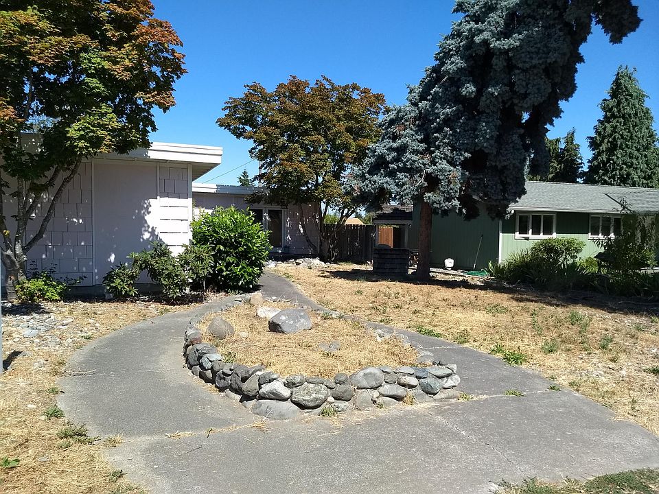 Pink Lady home in Sequim