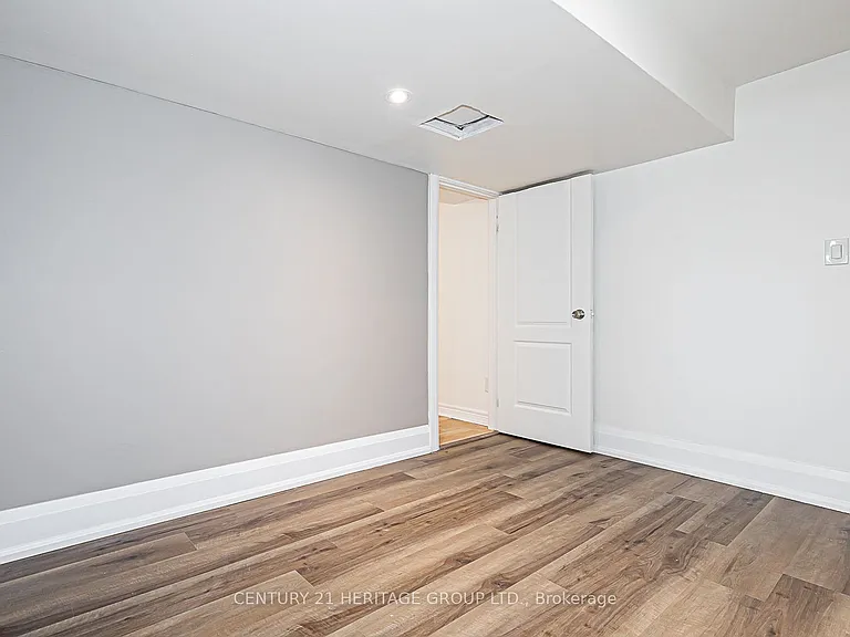 219 Harris Ave #BASEMENT — Photo 17