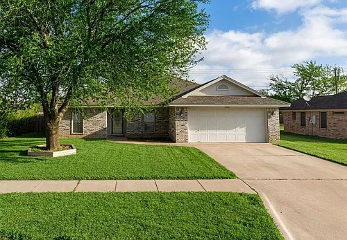 2201 Ledgestone Dr Photo 1