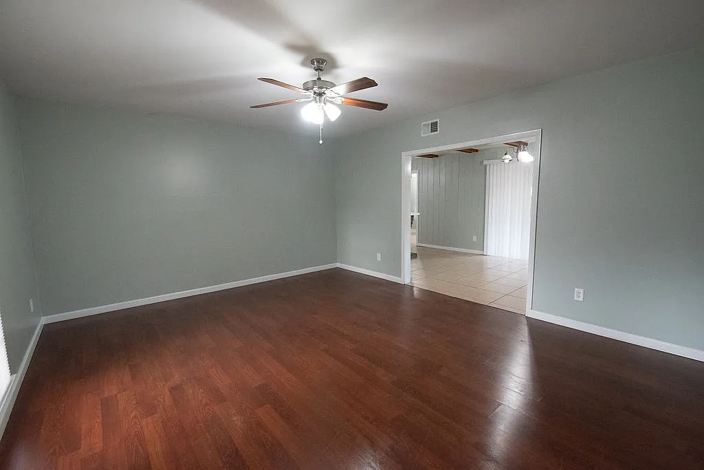 4361 Montclair Circle East - 1 — Photo 2