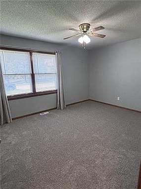 5th image of 227 E Colleen Dr