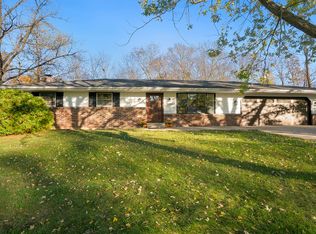 5696 Thompson Dr, Roscoe, IL 61073