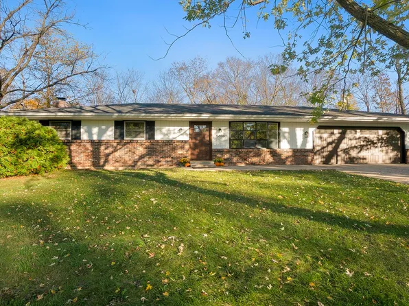 5696 Thompson Dr, Roscoe, IL 61073