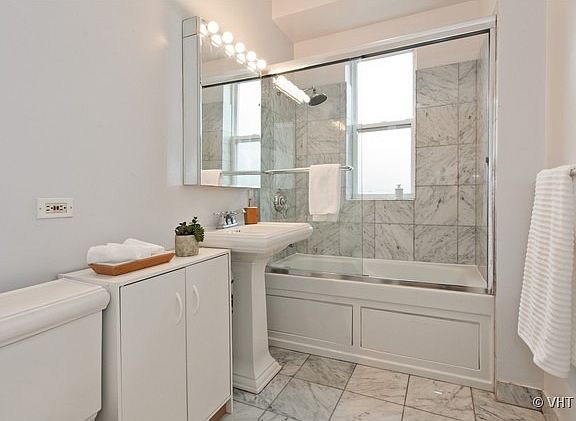 5th image of 3816 W Ainslie St #2