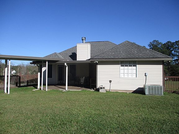 2nd image of 31 Hidden Oaks Dr