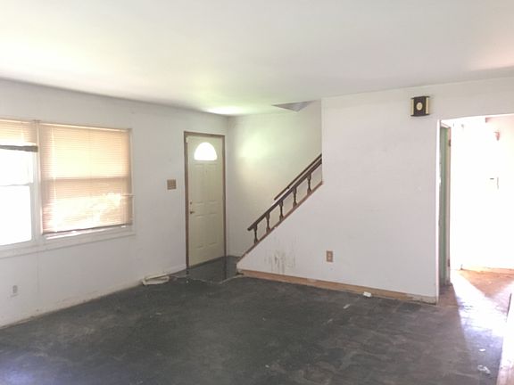 5th image of 6148 Roselawn Dr