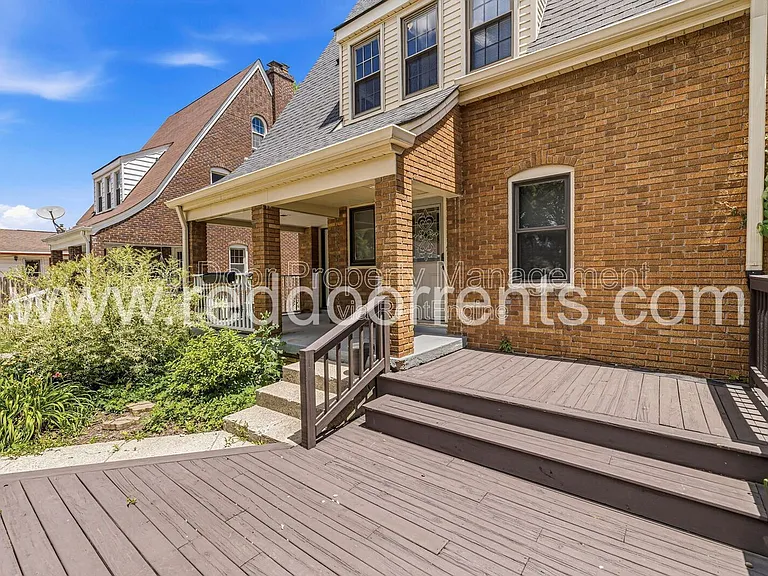 412 N Merrill St — Photo 5