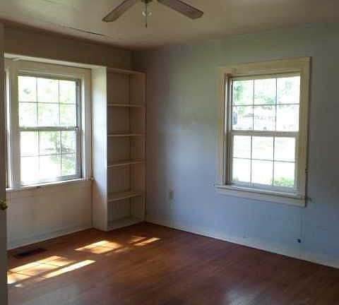 4th image of 1122 Chestnut St