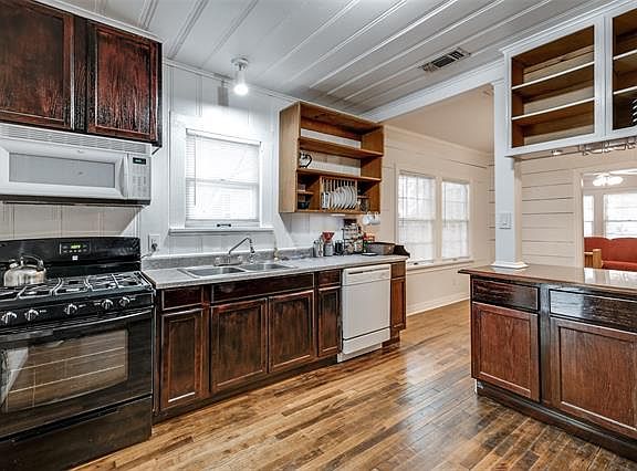 5th image of 3821 El Campo Ave