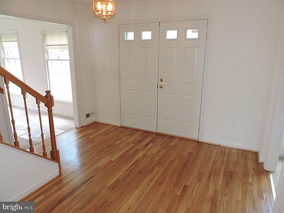 4th image of 1014 Farm Haven Dr