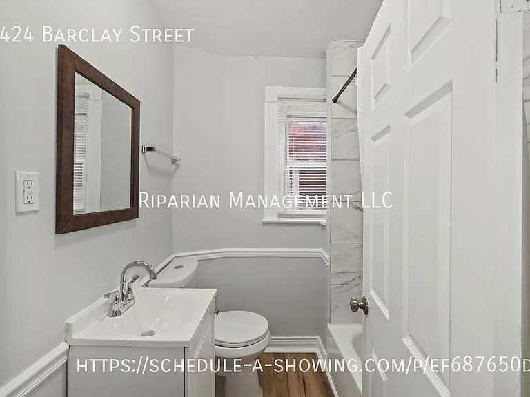 2424 Barclay St — Photo 20