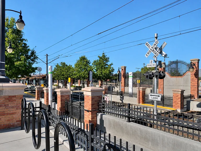 201 Cahill Park Dr — Photo 16