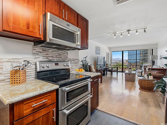 2nd image of 700 Richards St APT 802