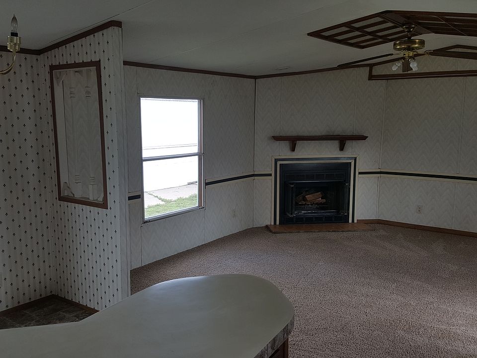 2nd image of 2 Circle Creek Ln