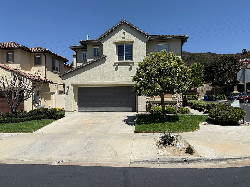 1st image of 600 Clearwater Creek Dr