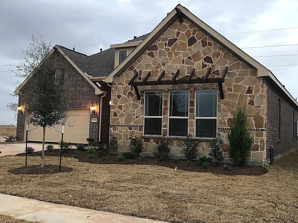 Angled Front Elevation 