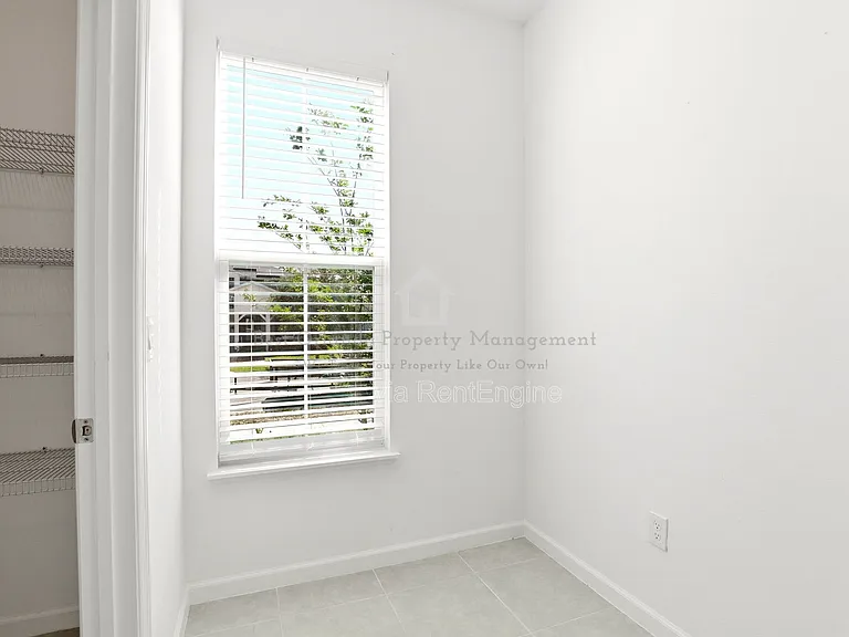 2512 Cedar Rose St — Photo 16