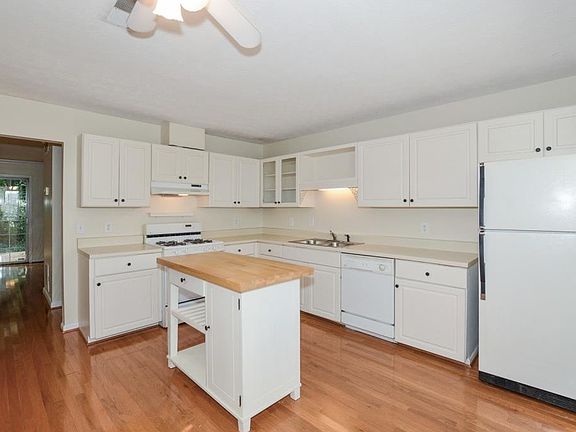 5th image of 3435 Bayshore Dr