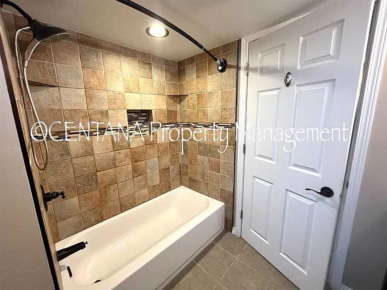 3410 Saint Ann St — Photo 7