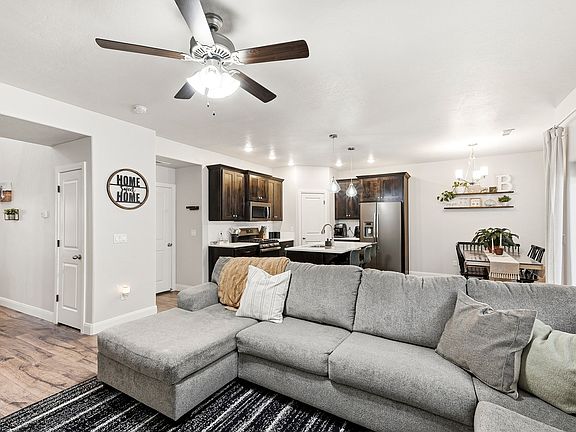 5th image of 3062 W Hemlock Ln N #11