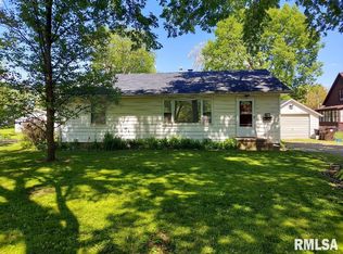 406 Monroe St, Henry, IL 61537