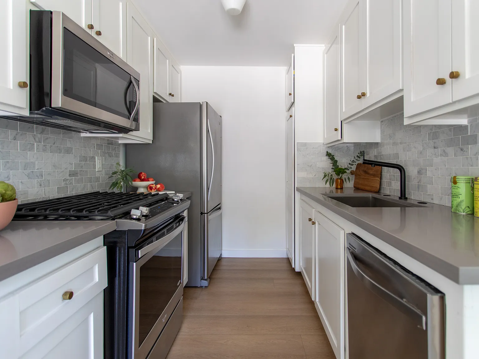 2 bed, 917 sqft, $4,500 — Photo 3