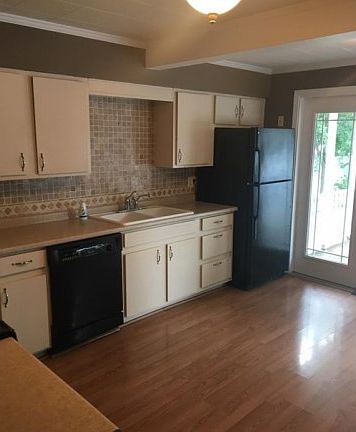 2nd image of 1948 20th St