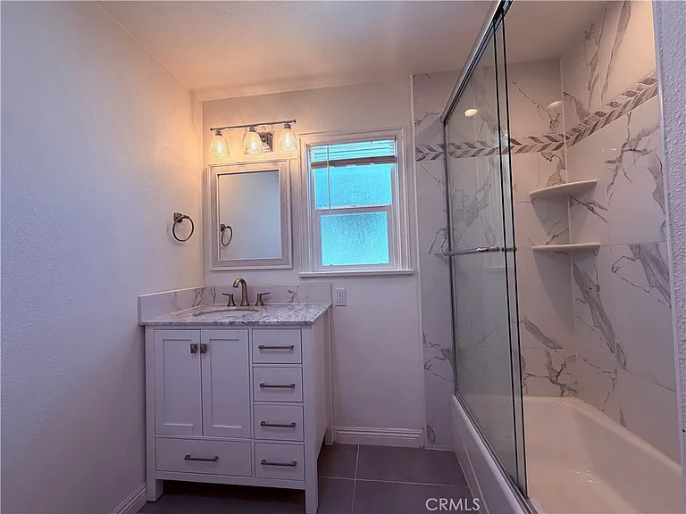 1447 S Valley Center Ave — Photo 18