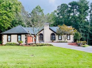 1025 Country Walk Ct, Lawrenceville, GA 30043