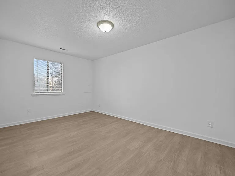1011 Camden Ave — Photo 27