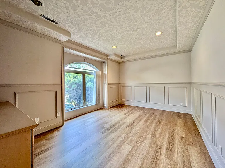 3014 NW Chapin Dr — Photo 10