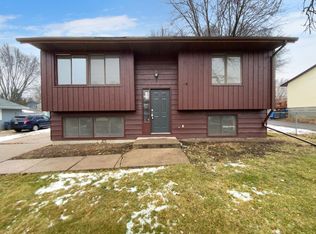 2060 N Ivy St, Saint Paul, MN 55109