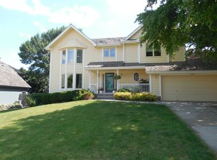 10227 Monroe St, Omaha, NE 68127