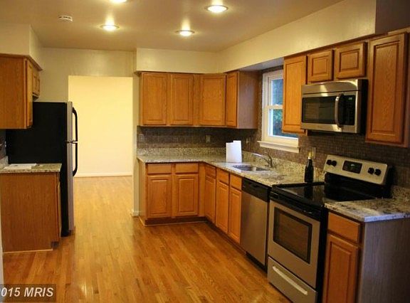 4th image of 10173 Yorktown Way