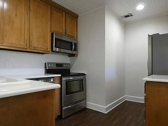 5th image of 2115 N 12th Ave Floor 32503