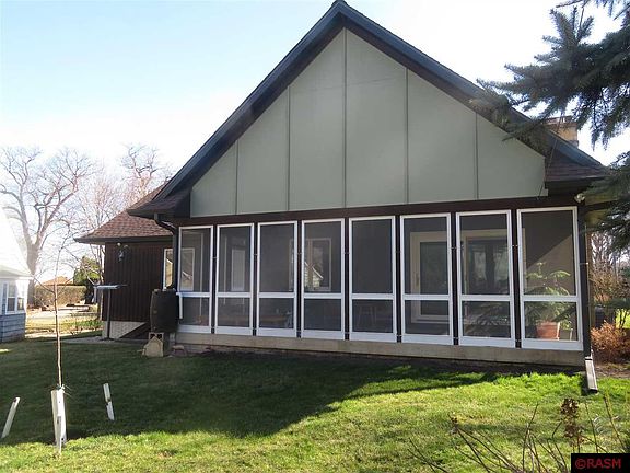 5th image of 215 Oak Knoll Blvd