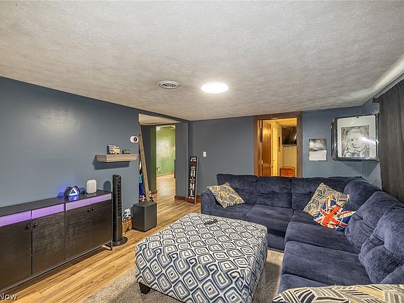 4th image of 33709 Brokaw Rd
