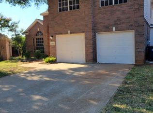 12601 Beech Tree Ln, Euless, TX 76040