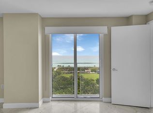 7600 Collins Ave, Miami Beach, FL 33141