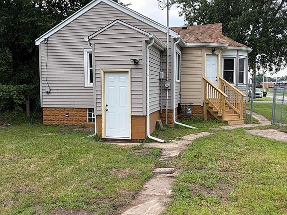 3rd image of 1176 Matthews St